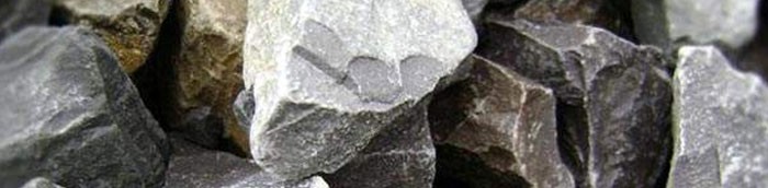 雙輥協(xié)力，碎礦成金：對(duì)輥破碎機(jī)在礦石破碎中
